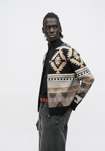 Вязаная кофта