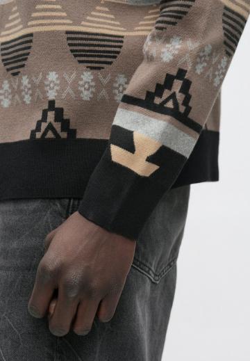 Вязаная кофта