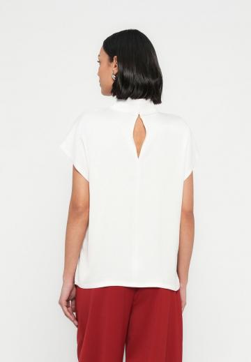 Атласная блузка