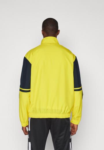 Спортивная куртка