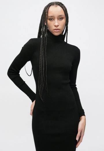 Вязаное платье