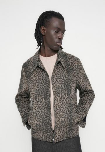 Свободные джинсы