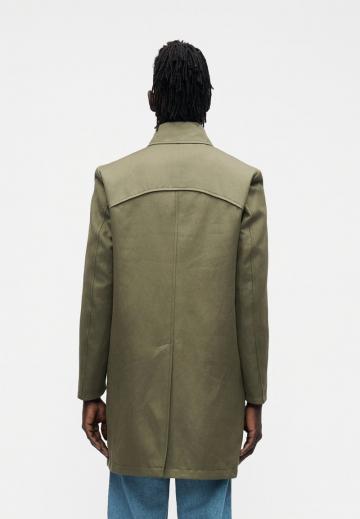 Короткое пальто