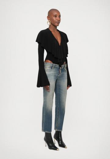 Короткие джинсы