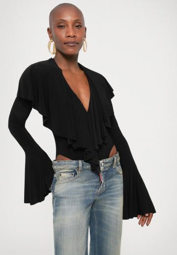 Короткие джинсы