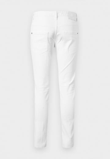 Узкие джинсы