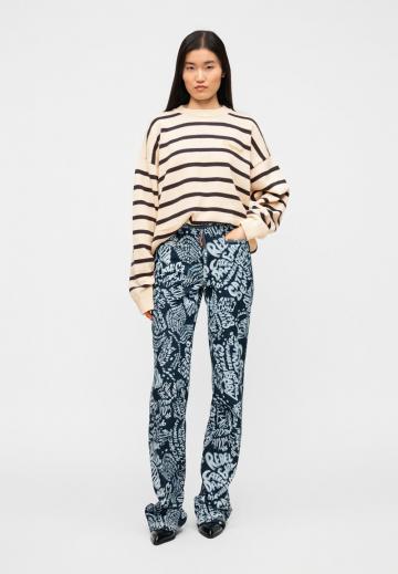 Пуловер в полоску