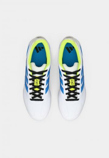 Футбольные бутсы