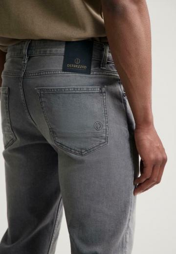 Узкие джинсы