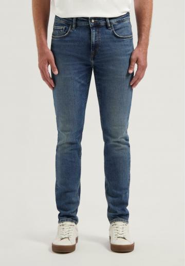 Узкие джинсы