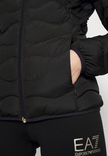 Спортивная куртка