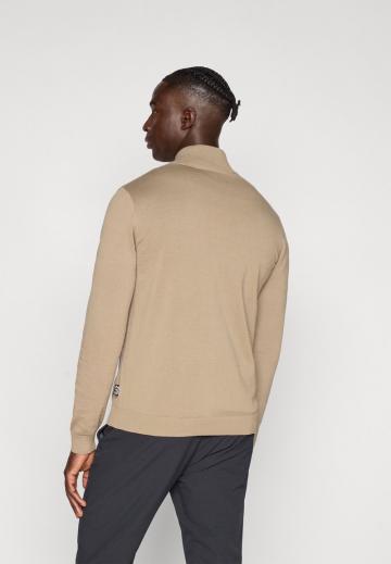 Спортивная кофта