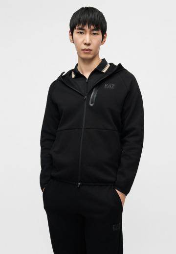 Спортивная куртка