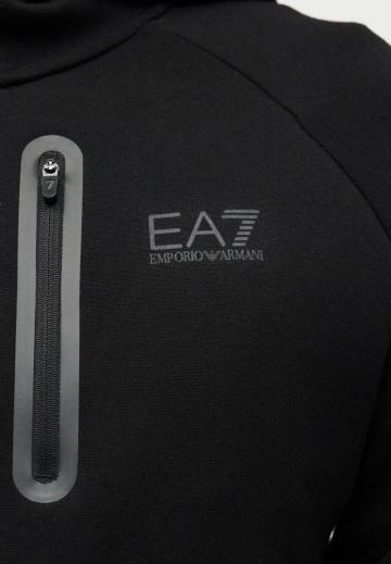 Спортивная куртка