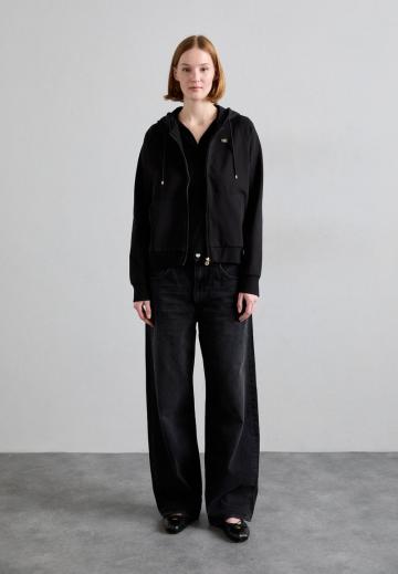 Спортивная толстовка