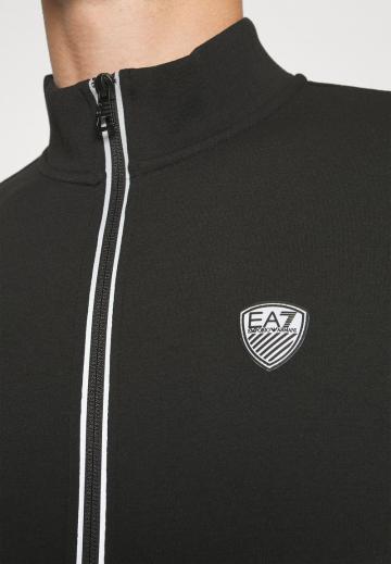 Спортивная кофта