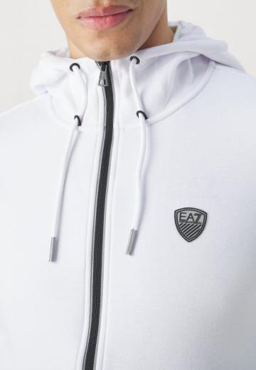 Спортивная кофта