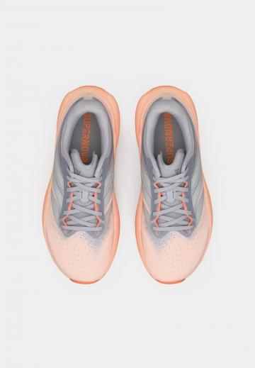 Беговые кроссовки