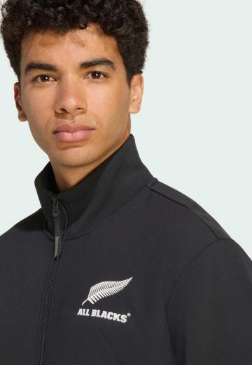 Спортивная кофта