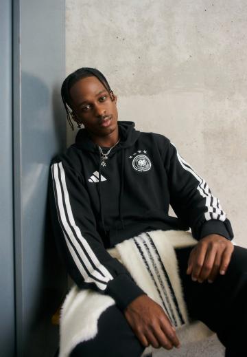 Спортивная кофта