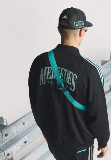 Спортивная кофта