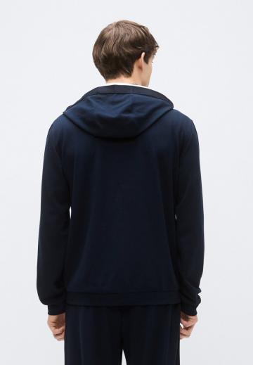 Спортивная кофта