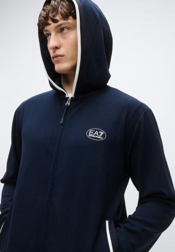 Спортивная кофта