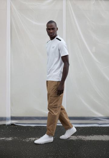 Брюки с накладными карманами