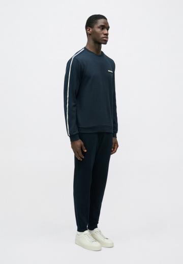 Спортивная толстовка