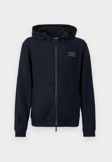 Спортивная кофта