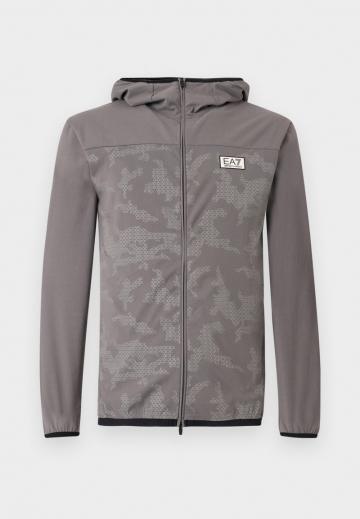 Спортивная куртка