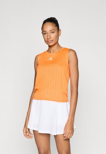 Спортивный топ