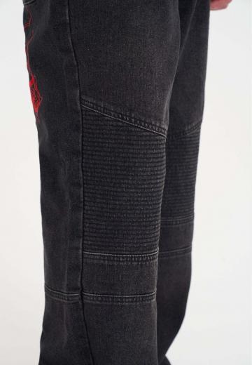 Прямые джинсы