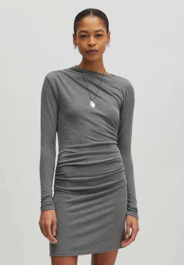 Короткое платье