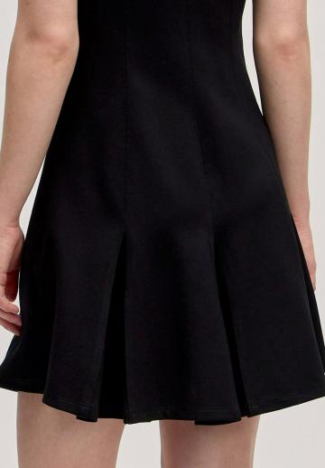 Короткое платье