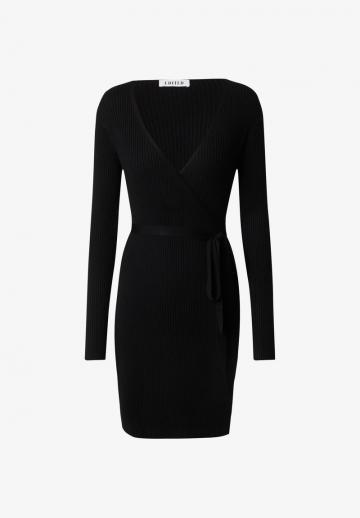 Платье футляр