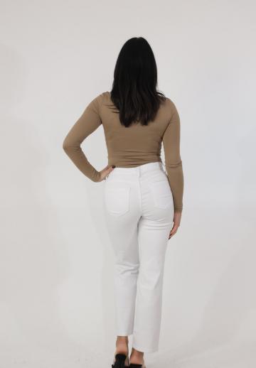 Прямые джинсы