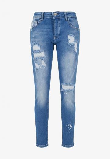 Узкие джинсы