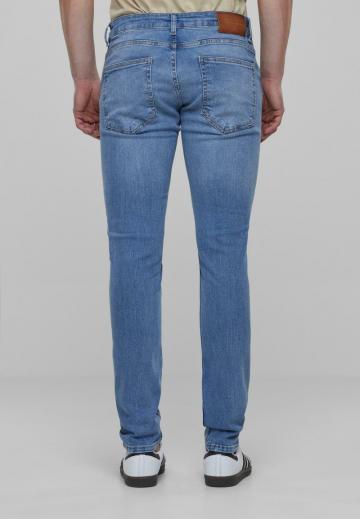Узкие джинсы