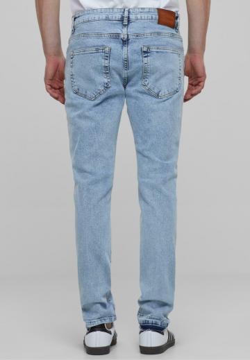 Узкие джинсы