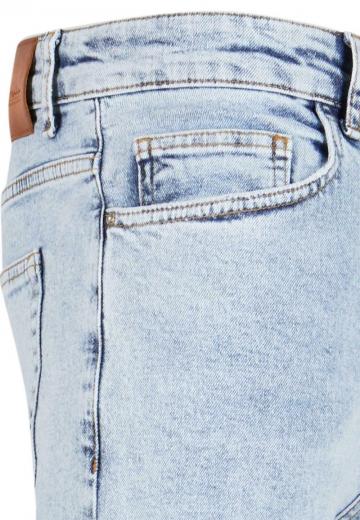 Узкие джинсы