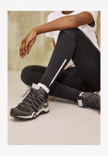 Походные ботинки