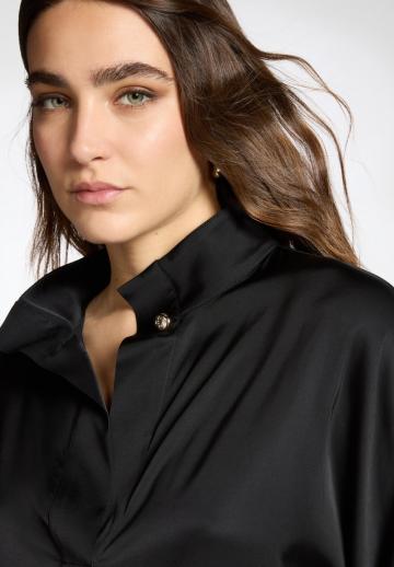 Атласная блузка