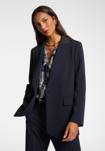 Короткое пальто