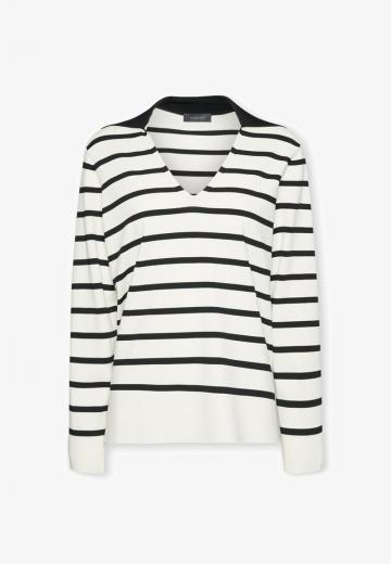 Пуловер с вырезом V