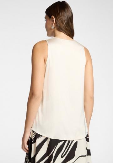 Блузка без рукавов