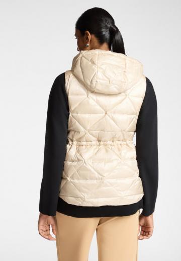 Пуховой жилет