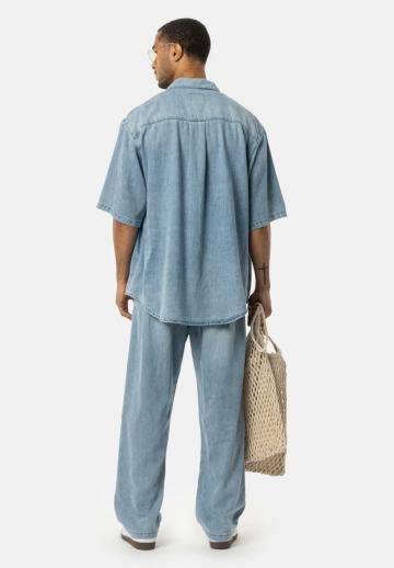 Прямые джинсы