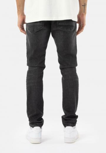 Узкие джинсы