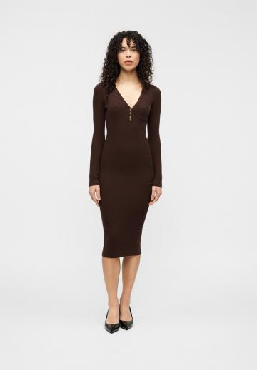 Вязаное платье